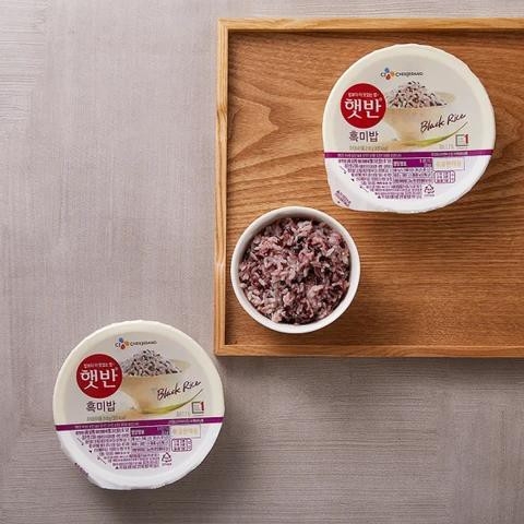 Cơm ăn liền nếp than - [CJ]햇반 흑미밥