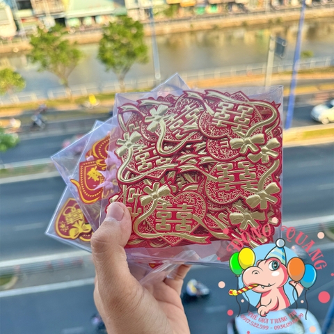 Set 100 chữ Hỷ dán áo khách dự đám cưới