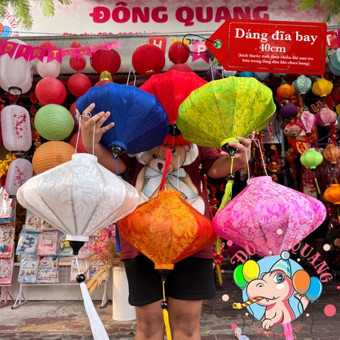 Lồng đèn Hội An vải gấm - dáng đĩa bay