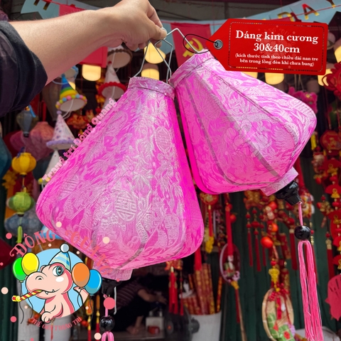 Lồng đèn Hội An vải gấm - dáng kim cương