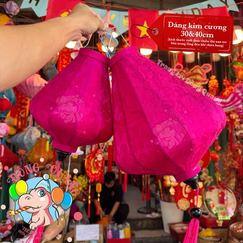 Lồng đèn Hội An vải gấm - dáng kim cương