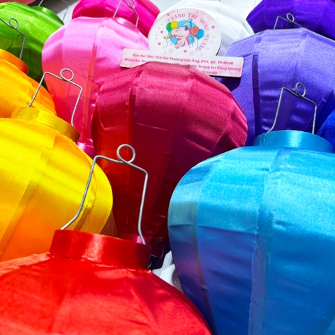 Lồng đèn Hội An vải phi bóng - dáng tỏi (treo ngoài trời)