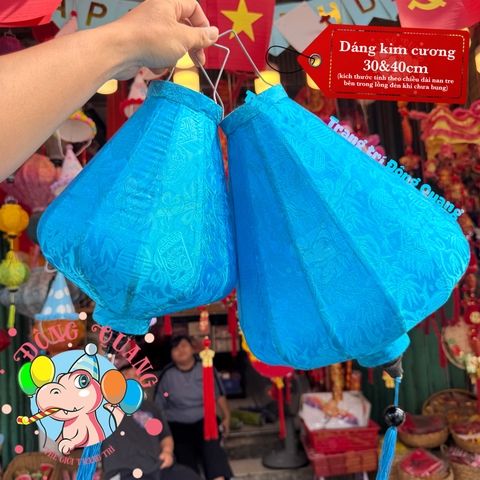 Lồng đèn Hội An vải gấm - dáng kim cương