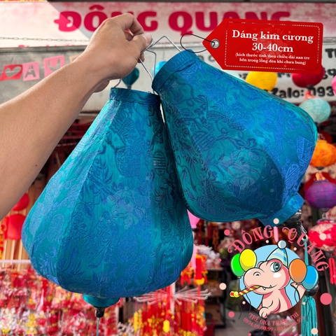 Lồng đèn Hội An vải gấm - dáng kim cương