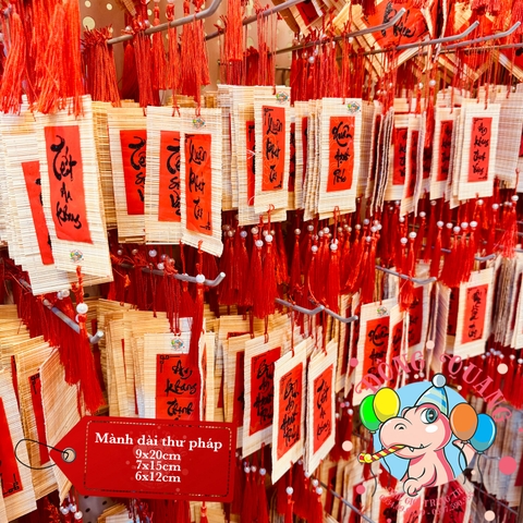 Mành tre dài chữ Tết thư pháp 6-7-9cm