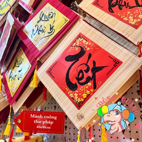 Mành tre vuông chữ Tết thư pháp 40cm