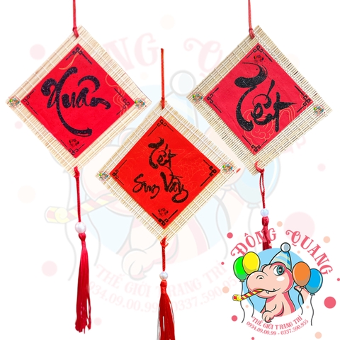 Mành tre vuông chữ Tết thư pháp 12cm