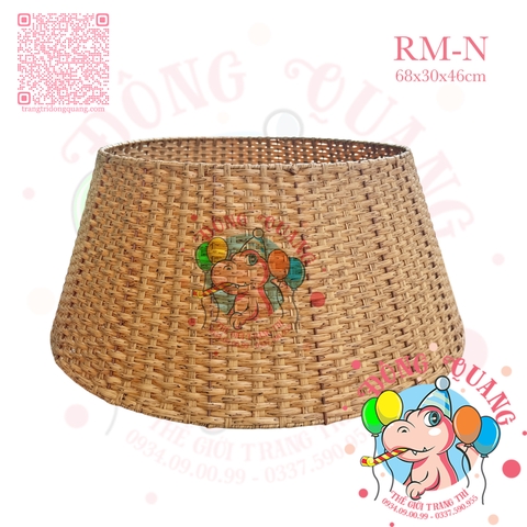 Hàng rào đan giả mây trang trí chân cây thông