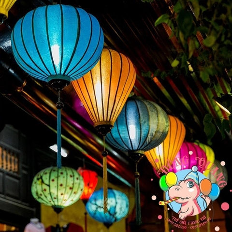 Lồng đèn Hội An vải gấm - dáng tỏi ngược