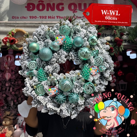 Vòng hoa đầu nhọn phủ tuyết