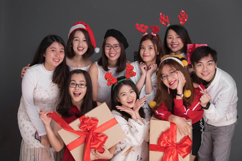 Quà Giáng Sinh Cho Bạn Bè: Nên Tặng Gì Noel? {2024}