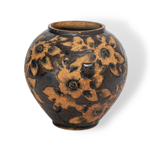 Bình Hoa Khắc Hoa Tầm Xuân