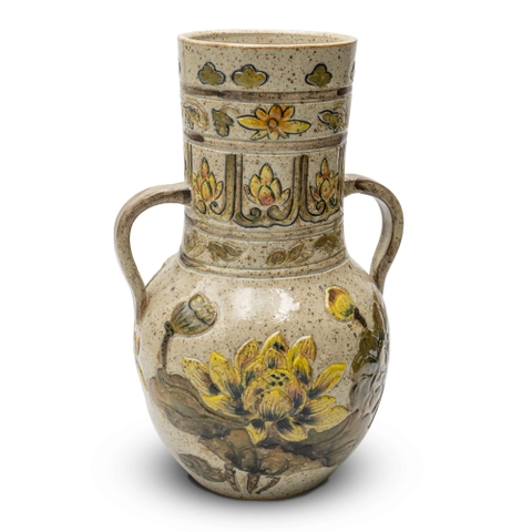 Bình Hoa men tiêu có tai hoa sen vàng