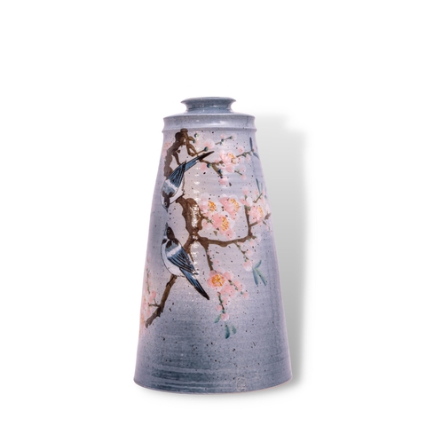 Bình Hoa Chim Đậu Cành Đào Xuân