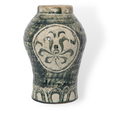 Bình Hoa Họa Tiết Đương Đại