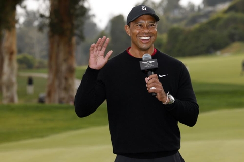 Tiger Woods nhận giải 8 triệu USD