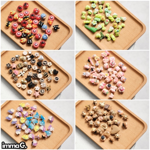 CROCS CHARM 6 PAIRS