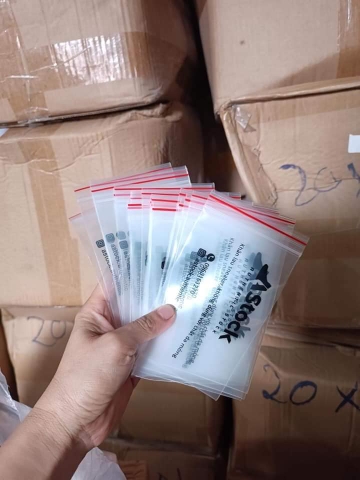 Túi zip chỉ đỏ ( size nhỏ )