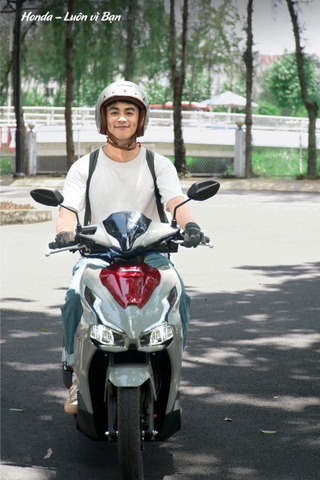Khởi Đầu Hành Trình Mới, Gia Huy “Say Hi" Air Blade 160cc