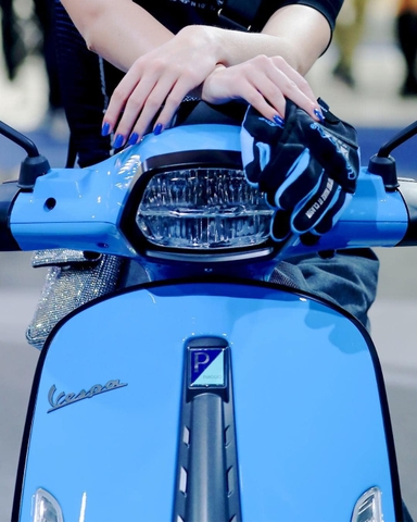 🥰 Vespa Sprint mang màu sắc đến với cuộc sống của bạn!