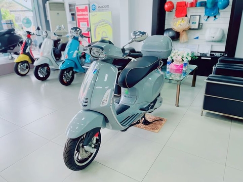 Vì sao giới trẻ lại thích Vespa Sprint 125? Hãy đến Piaggio Nam Sương để ngắm nhìn và rinh Vespa Sprint 125 về nhà nhé!