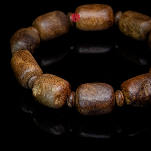 Vòng tay Trầm Hương cận chìm hàng xưa cho nam (size trung)