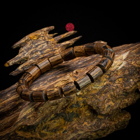 VÒNG TRẦM HƯƠNG LU THỐNG 8 LI CHÌM NƯỚC