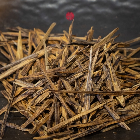 TRẦM VỤN MẢNH CẬN CHÌM HÚT THUỐC 10GRAM (thuốc lá - cigar)