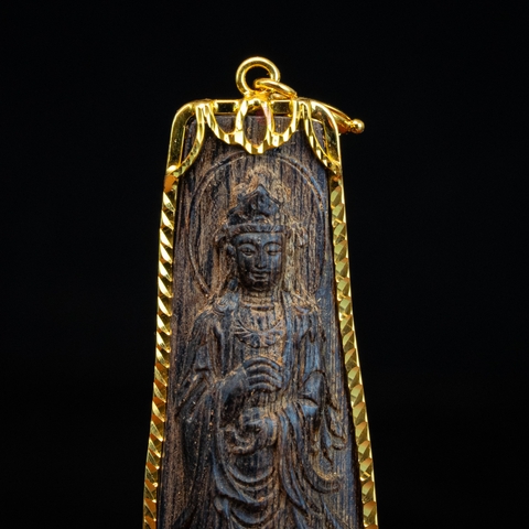 MẶT TRẦM CHÌM KHẮC QUAN THẾ ÂM