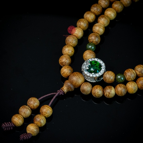 Chuỗi trầm hương 108 hạt 6 li mix charm ngọc ( kiểu 2 )