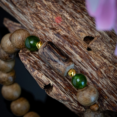 Vòng trầm hương tự nhiên cho bé