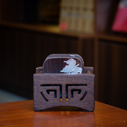 LÓT CHÉN VUÔNG GỖ GỤ ĐÍNH LÁ INOX