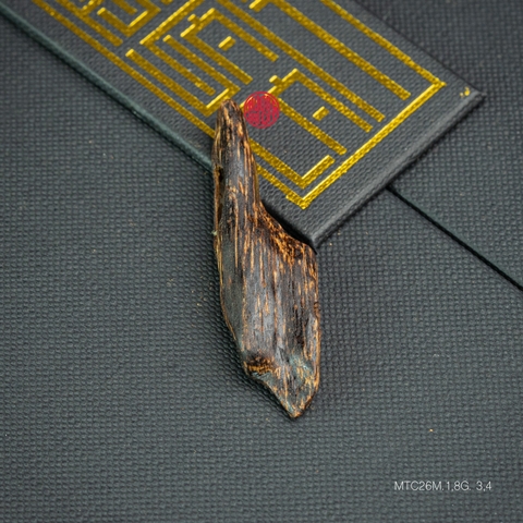 MẶT DÂY CHUYỀN TRẦM HƯƠNG CHÌM NƯỚC DÁNG TỰ NHIÊN