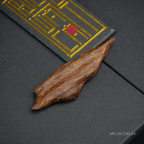 MẶT DÂY CHUYỀN TRẦM HƯƠNG CẬN CHÌM DÁNG TỰ NHIÊN