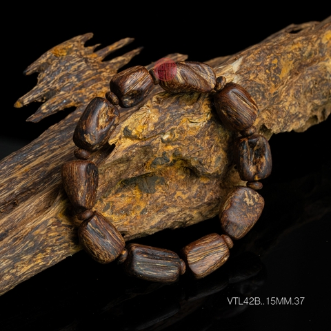 Vòng tay Trầm Hương cận chìm dạng hạt tự nhiên Hiếm ( size nam to )