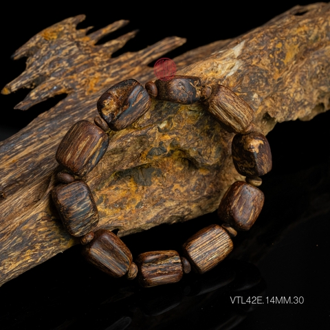 Vòng tay Trầm Hương cận chìm dạng hạt tự nhiên Hiếm ( size nam to )