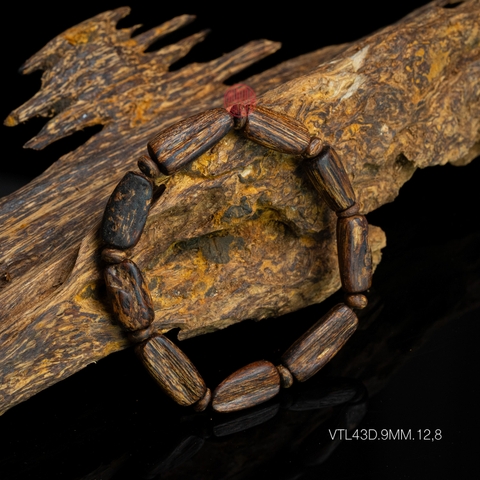 Vòng tay Trầm Hương cận chìm dạng hạt tự nhiên Hiếm ( size nữ )