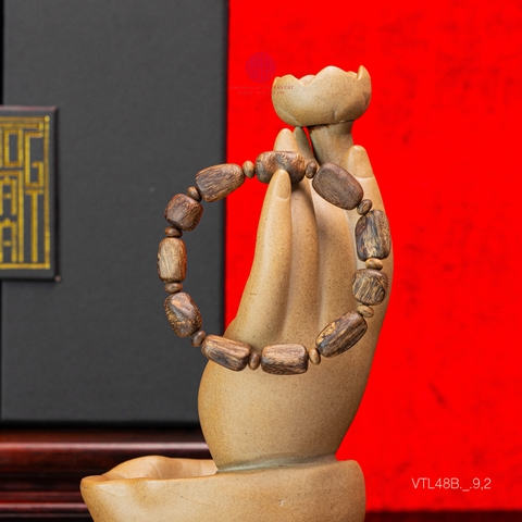 Vòng tay Trầm Hương cận chìm hạt tự nhiên cho nam (size nhỏ)