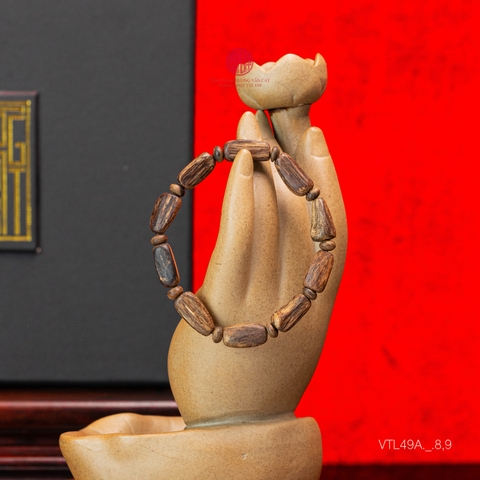 Vòng tay Trầm Hương cận chìm hạt tự nhiên cho nữ (size trung)