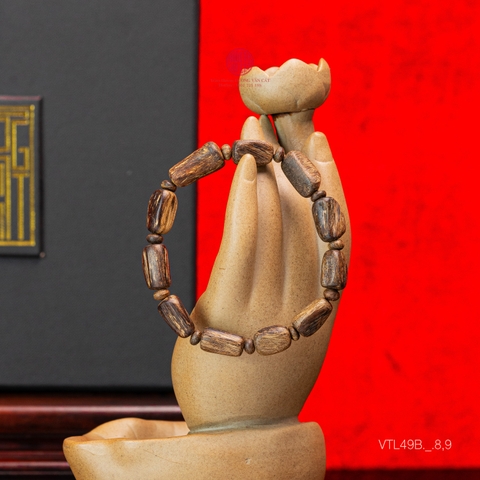 Vòng tay Trầm Hương cận chìm hạt tự nhiên cho nữ (size nhỏ)