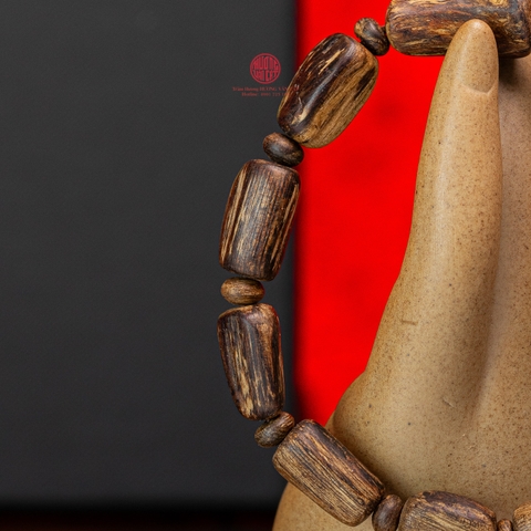 Vòng tay Trầm Hương cận chìm hạt tự nhiên cho nữ (size nhỏ)