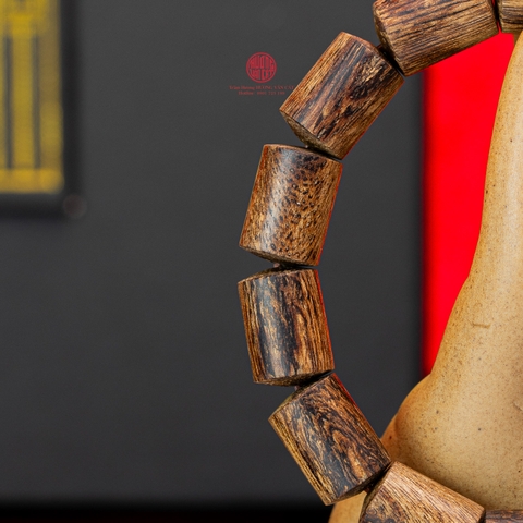 Vòng Tay Trầm Hương lu thống cận chìm cho nam