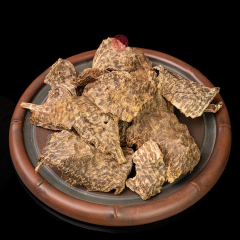 Vụn trầm kiến cao cấp ( giá 50 gram )