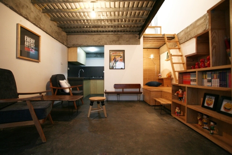 Ngôi nhà chỉ mất 300 triệu đồng xây dựng nhưng cực ấn tượng của người nghệ sĩ guitar ở Tây Hồ, Hà Nội