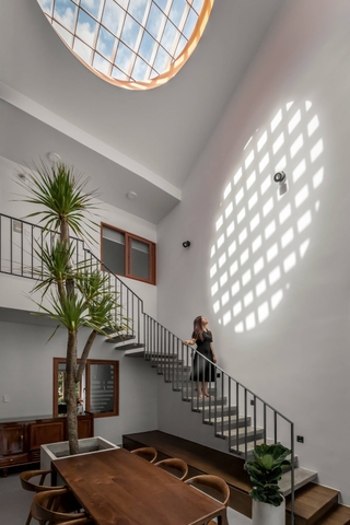 Giải pháp phòng tránh nước tràn vào ban công mùa mưa bão