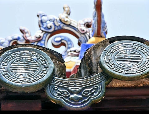 GẠCH NGÓI VÀ HỆ THỐNG KÝ TỰ TRÊN GẠCH NGÓI THỜI NGUYỄN