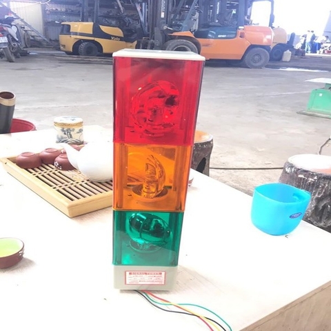 ĐÈN QUAY 3 MÀU XE CẨU