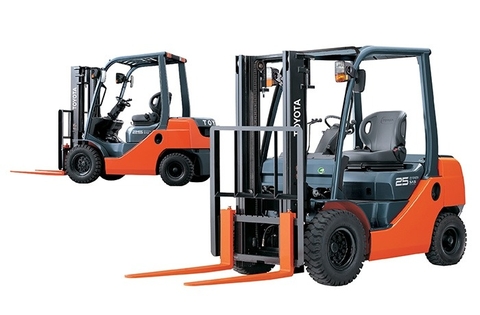 Xe nâng dầu TOYOTA 8FD18