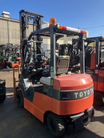 Xe nâng điện cũ 2.5 tấn Toyota 7FBH25, nâng cao 4.5m, sx 2013. Mã XC.B25TOD45.00765