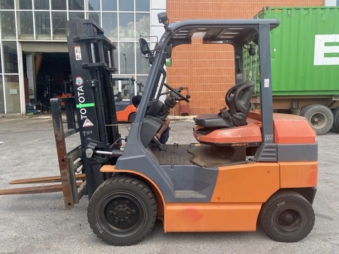 Xe nâng điện cũ 3.5 tấn Toyota 7FBJ35. Nâng cao 3m. Sx 2013. Mã XC.B35TOS30.00603